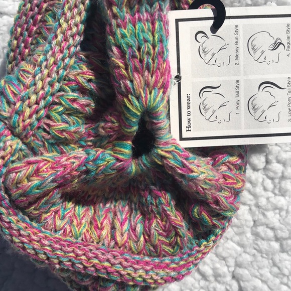 Kids Multi Classic C.C Beanie Tail NWT - Picture 5 of 5